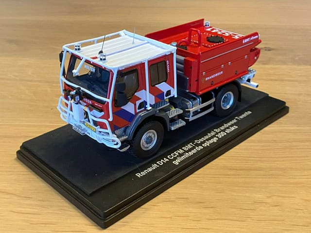 Brandweerminiaturen-Marco van Abbeelen-RenaultD14Decal 2